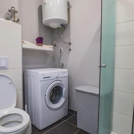 Violet Seaview * Vis