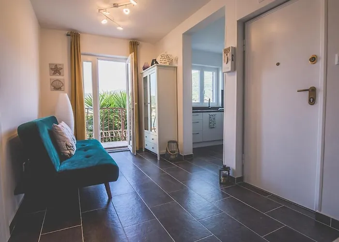 Violet Seaview * Vis